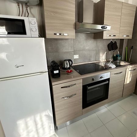 Tower 22 - Centre And Near Train Station Apartment Модена Екстериор снимка