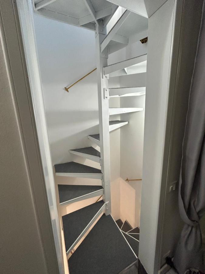 Tower 22 - Centre And Near Train Station Apartment Модена Екстериор снимка